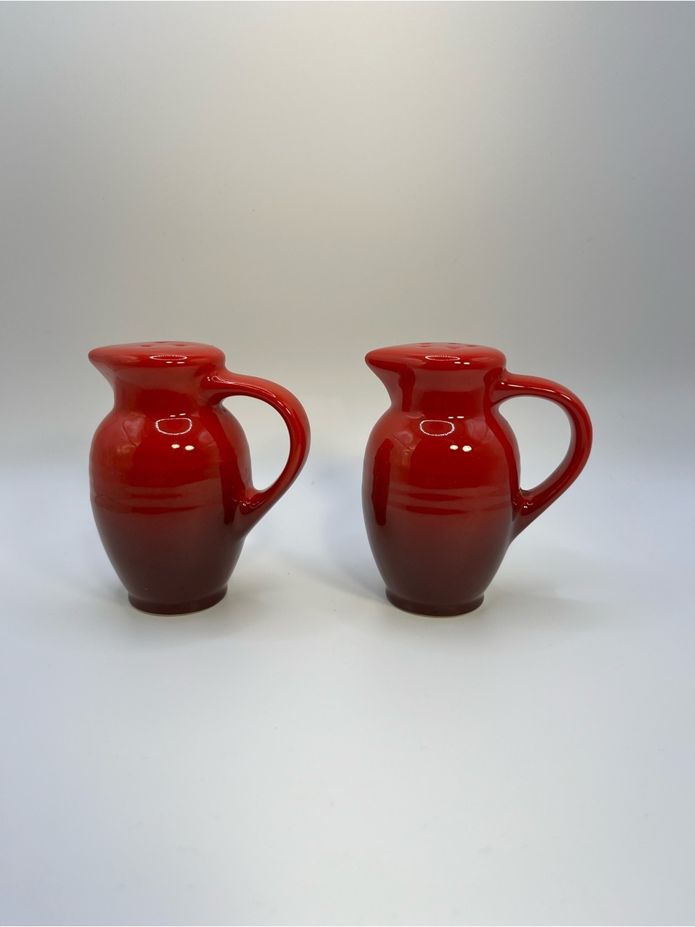 Le Creuset Red Ceramic Salt & Pepper Set - Picture 3 of 6